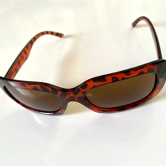 Cheetah Cat-Eye Sunglasses - Picture 2 of 3